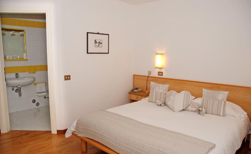 Albergo Centrale Santo Stefano Di Cadore Δωμάτιο φωτογραφία